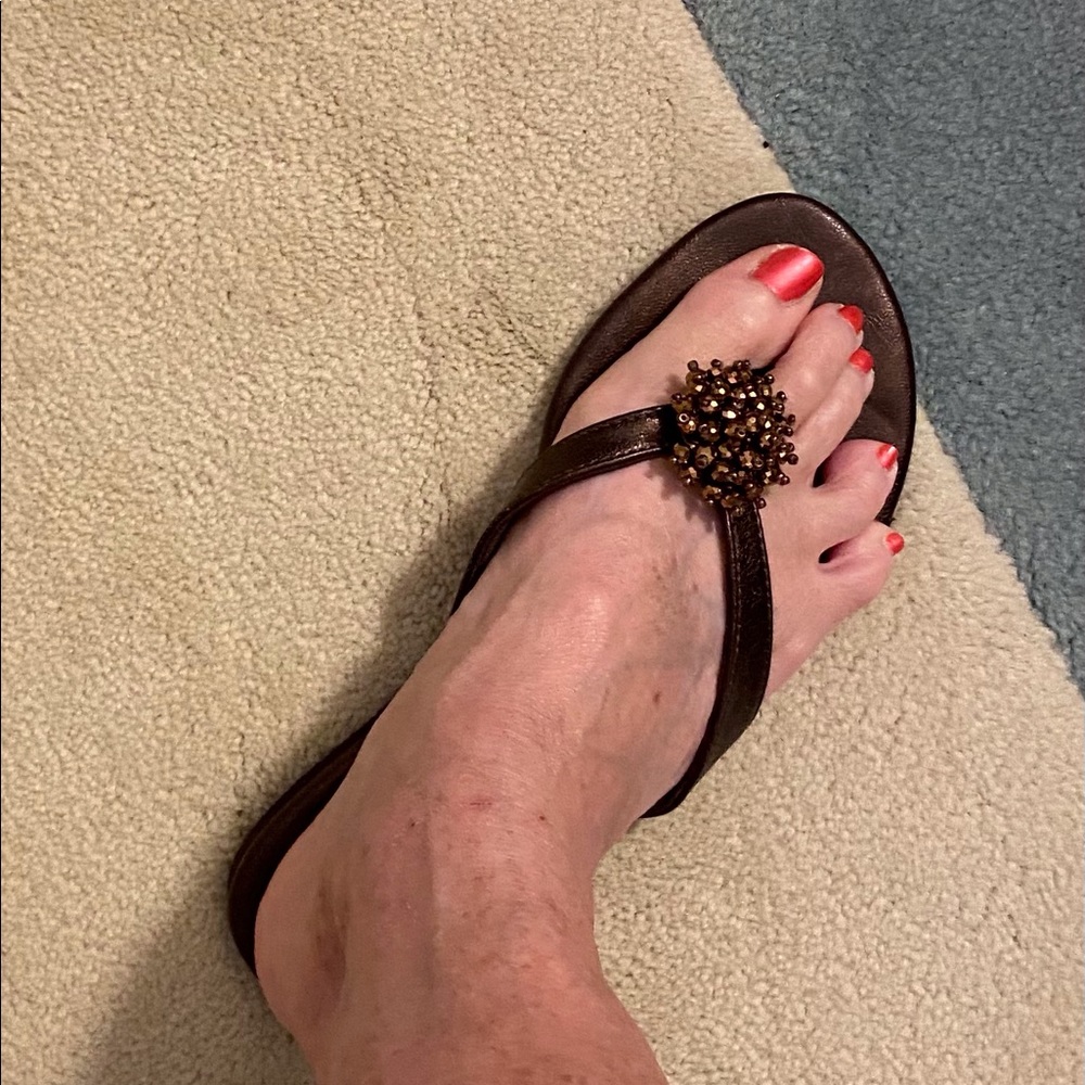 FLOJOS FlipFlops - Picture 2 of 6
